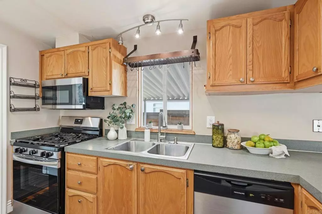 Escondido, CA 92029,2400 W Valley Pkwy #SPC 86