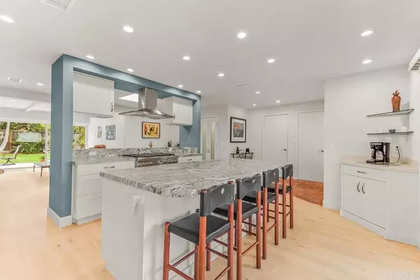 2462 LOZANA RD, Del Mar, CA 92014