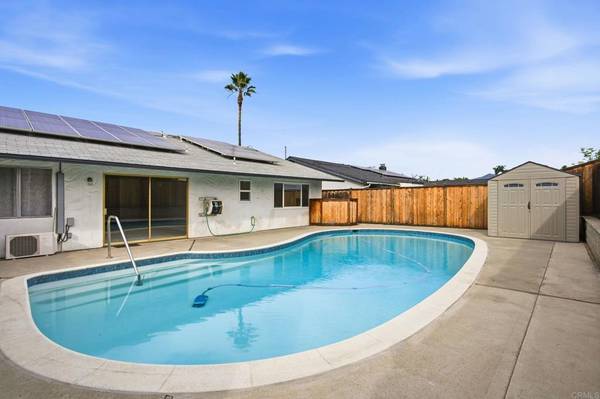 Escondido, CA 92027,1711 Oak Hill Dr