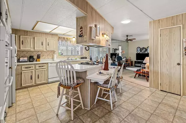 Carlsbad, CA 92011,7140 Santa Rosa ST