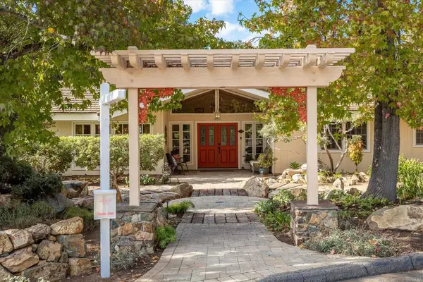 1285 Hidden Oaks Trail, Vista, CA 92084