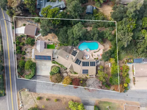 Vista, CA 92084,1285 Hidden Oaks Trail