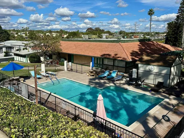 Vista, CA 92081,2130 Sunset Dr. ##14