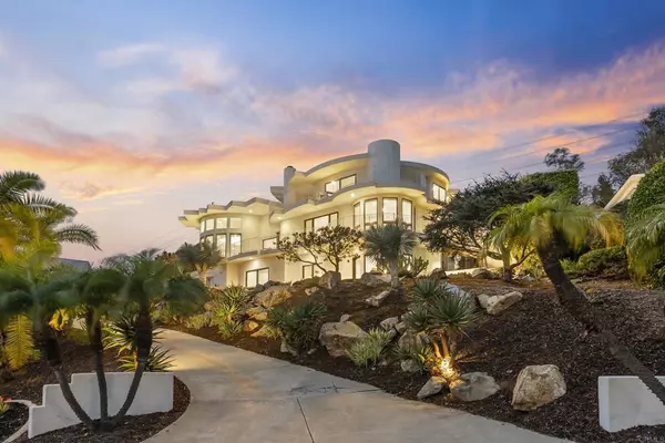 Carlsbad, CA 92009,7215 El Fuerte