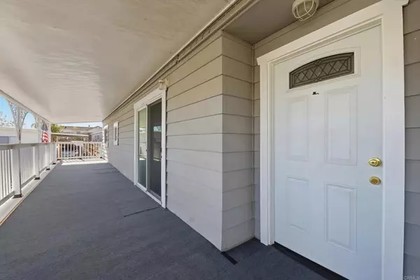 Escondido, CA 92029,2400 W Valley Pkwy #SPC 97