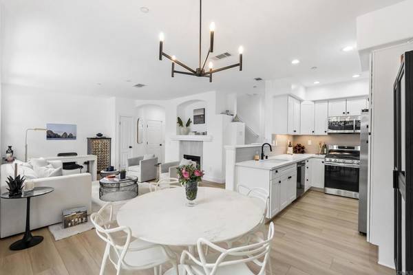 Carlsbad, CA 92009,6417 Terraza Portico