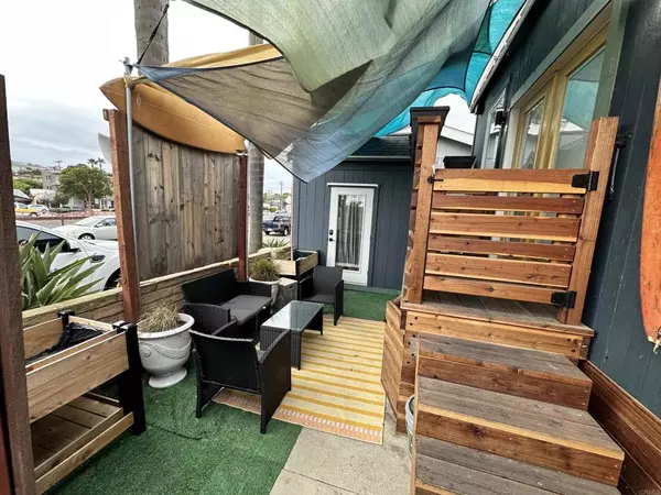 Encinitas, CA 92024,1549 N Vulcan #1