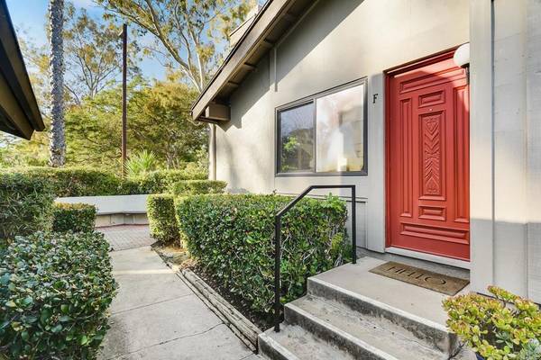 8370 Via Sonoma #F, La Jolla, CA 92037