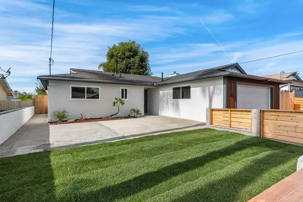 Oceanside, CA 92057,4947 Luna DR