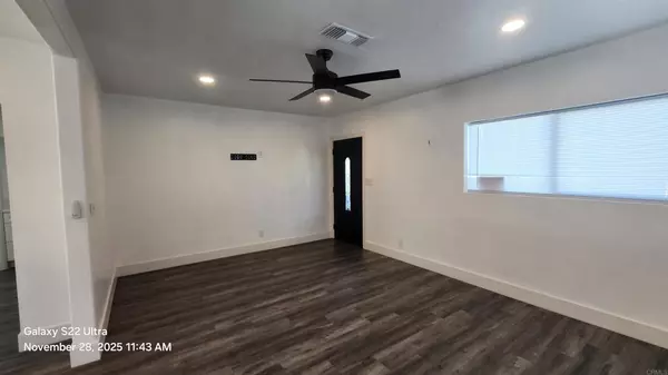 Oceanside, CA 92054,1303 Center AVE