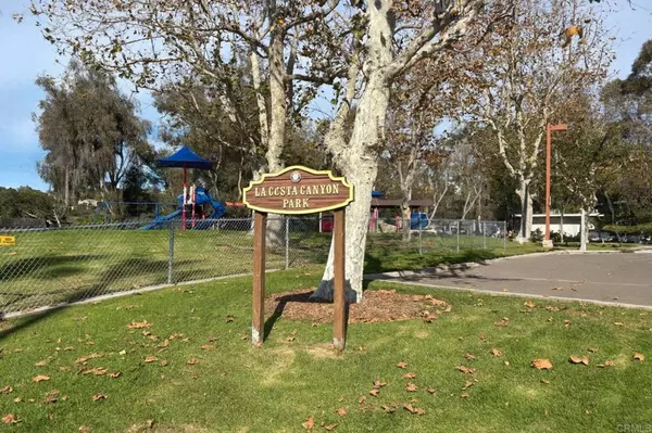 Carlsbad, CA 92009,3109 Madera CT