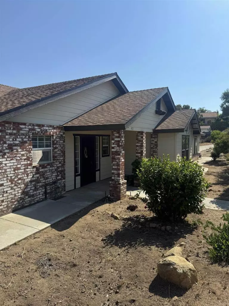 Fallbrook, CA 92028,473 Ali WAY