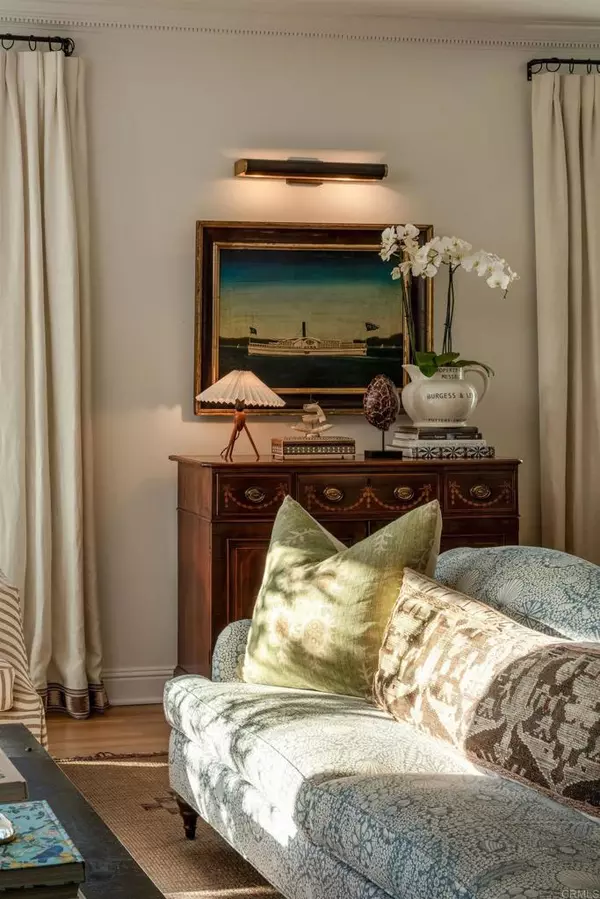 La Jolla, CA 92037,5735 Dolphin PL