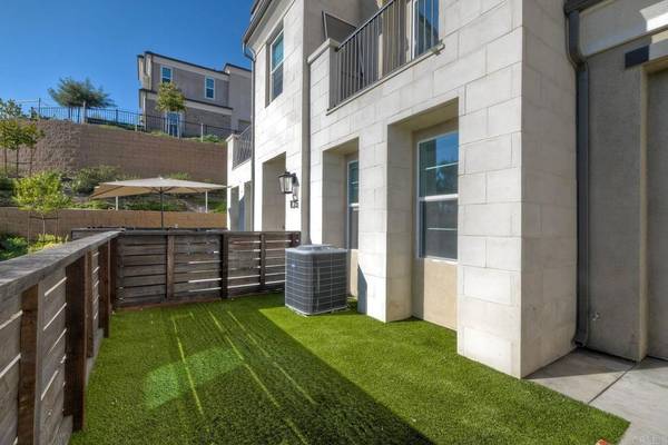 San Marcos, CA 92078,1222 Sunrise #104