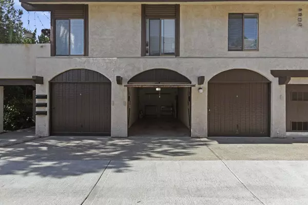 Del Mar, CA 92014,13742 Ruette Le Parc #C