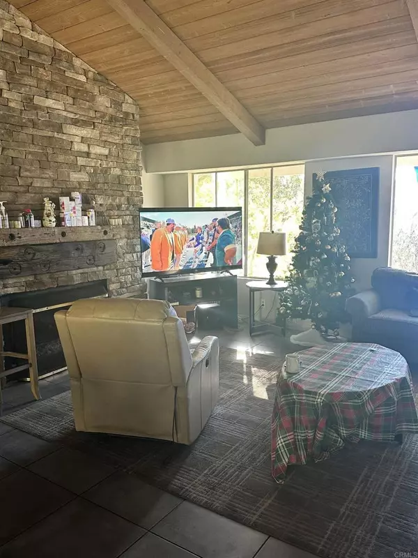 Escondido, CA 92029,2758 Kauana Loa