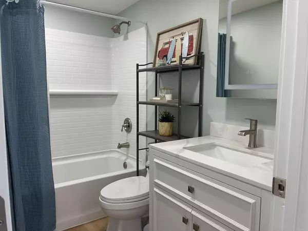 Oceanside, CA 92057,4660 N River RD #136