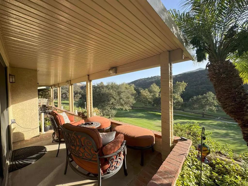 Vista, CA 92084,2310 Vista Valley LN