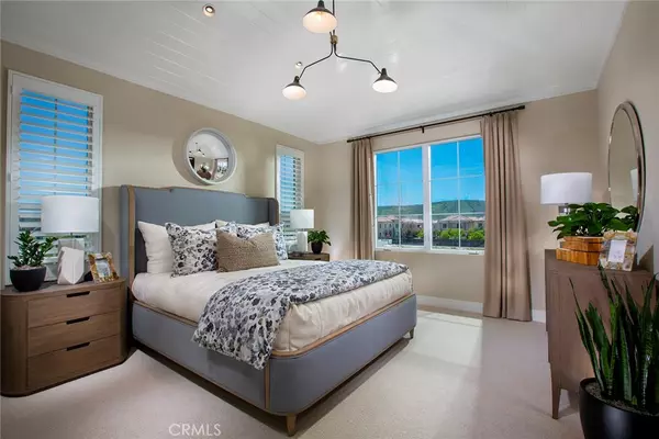 Irvine, CA 92618,107 Linda Vista #14