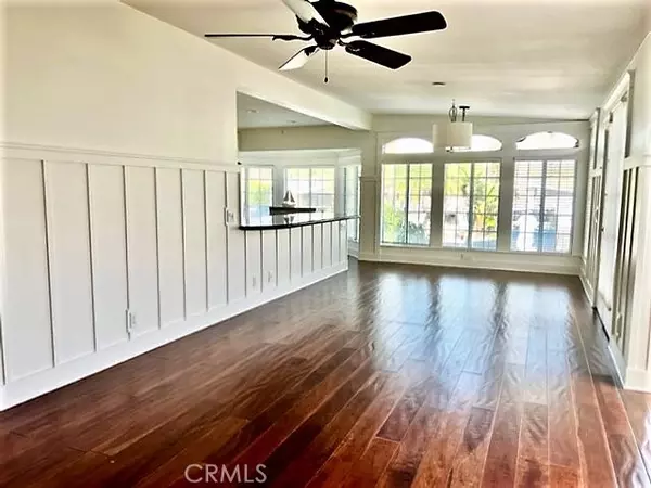 Newport Beach, CA 92660,57 Saratoga