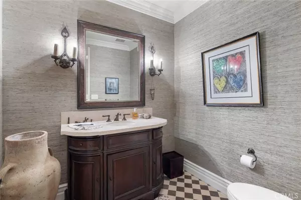 Irvine, CA 92603,22 Grey Owl