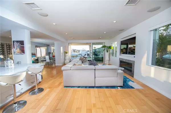 Huntington Beach, CA 92649,16122 Bonaire CIR