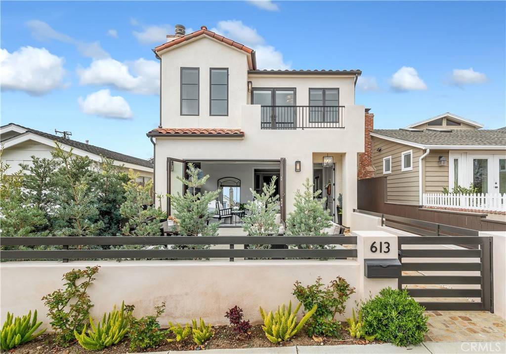 613 Larkspur AVE, Corona Del Mar, CA 92625