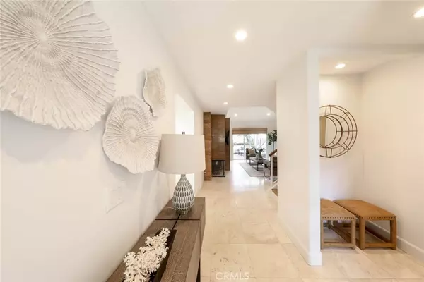 Newport Beach, CA 92660,422 Vista Roma