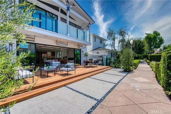 Newport Beach, CA 92663,209 Via Mentone