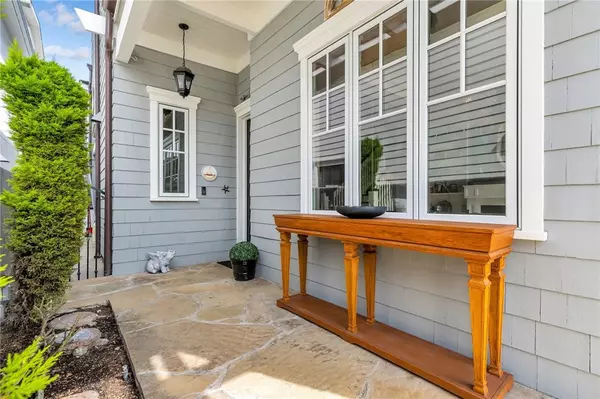 Corona Del Mar, CA 92625,713 Larkspur AVE