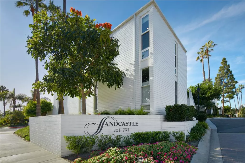 Corona Del Mar, CA 92625,733 Avocado AVE #108