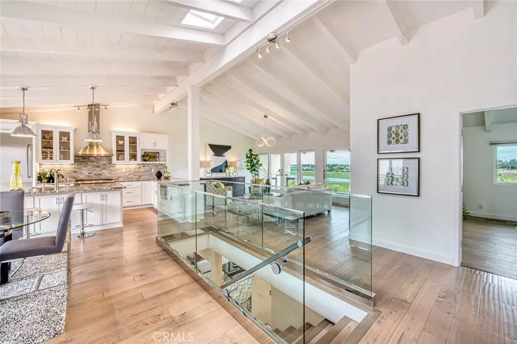 Newport Beach, CA 92660,424 Vista Parada