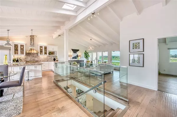 424 Vista Parada, Newport Beach, CA 92660