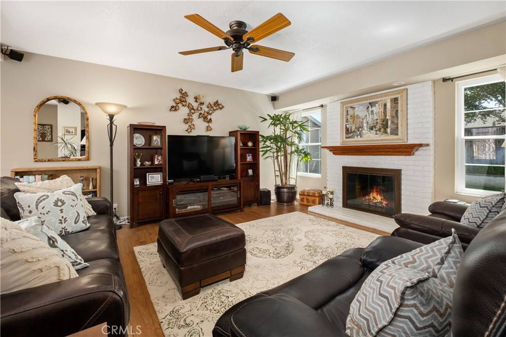 Costa Mesa, CA 92626,909 Mackenzie Place