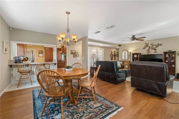Costa Mesa, CA 92626,909 Mackenzie Place