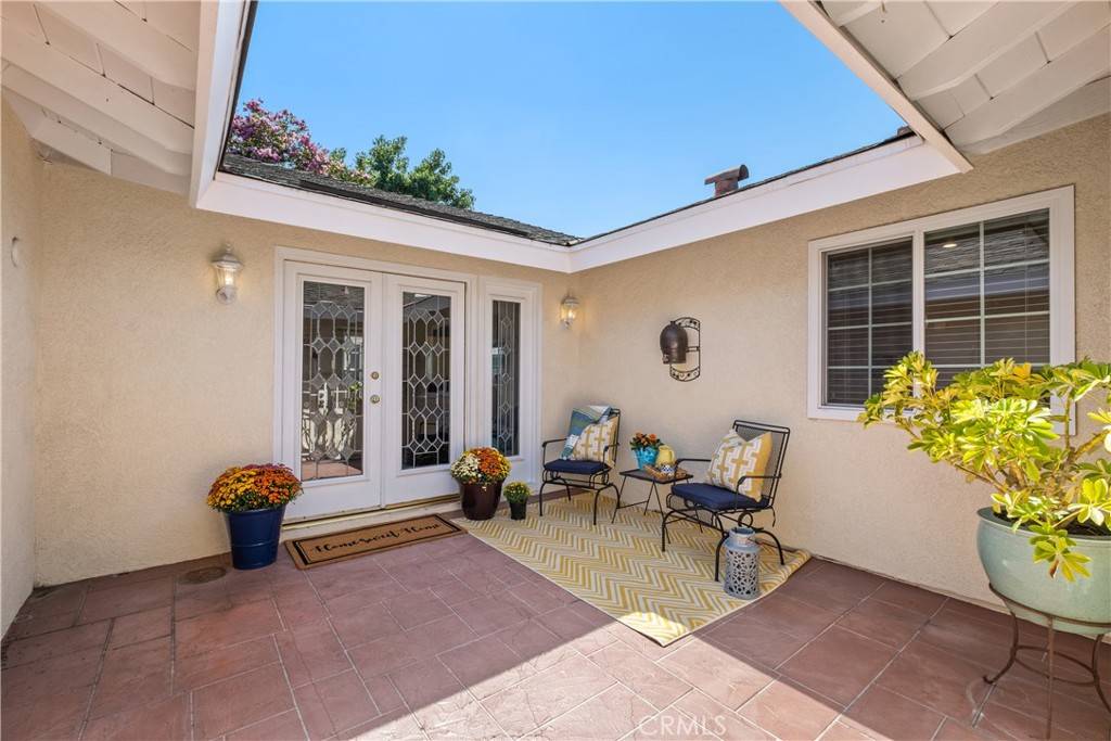 Costa Mesa, CA 92626,909 Mackenzie Place