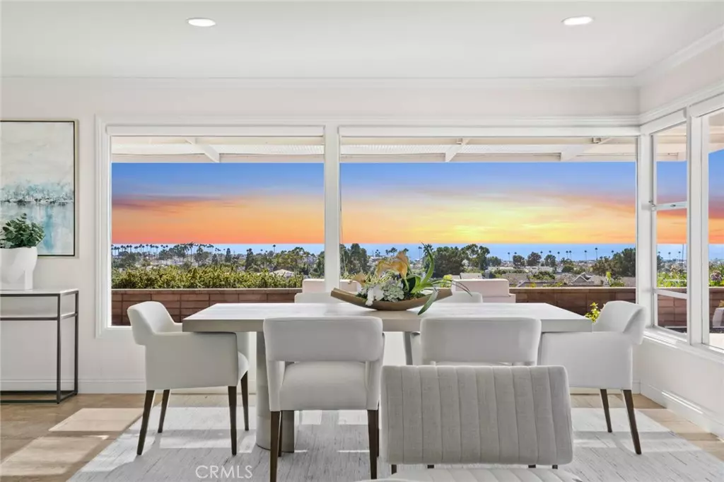 Corona Del Mar, CA 92625,2607 Harbor View DR