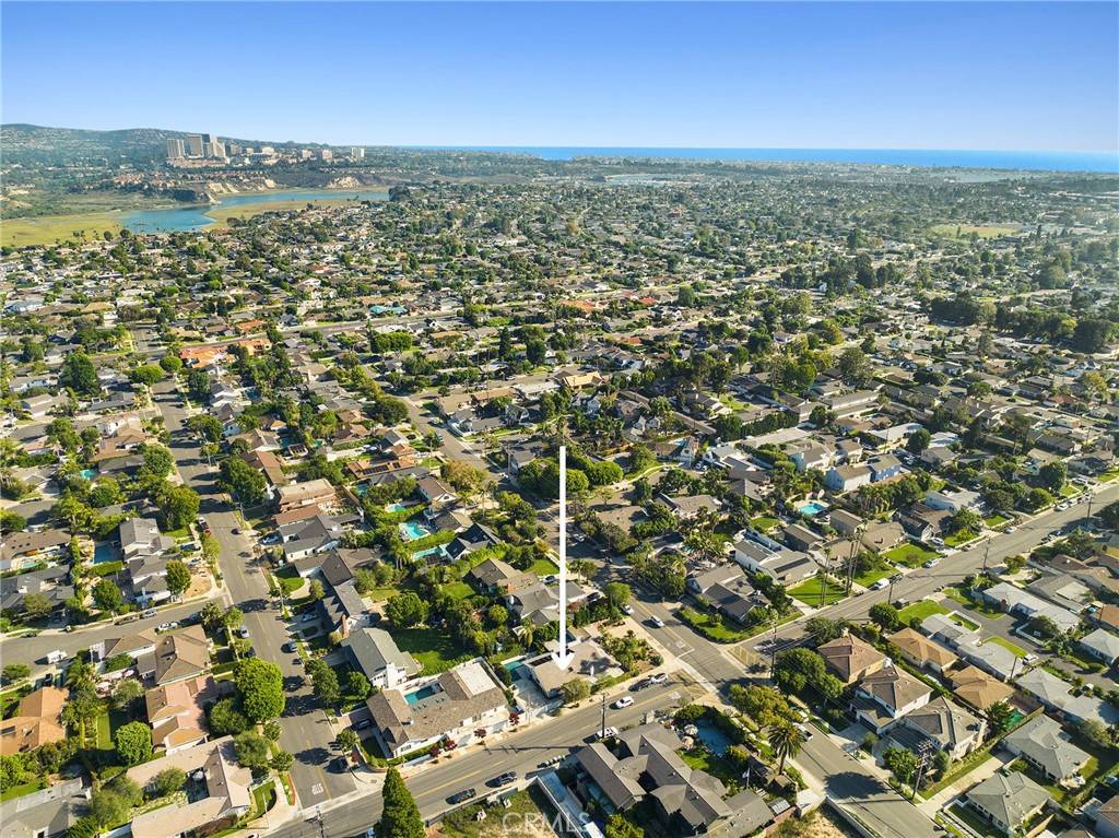 2436 Holiday RD, Newport Beach, CA 92660