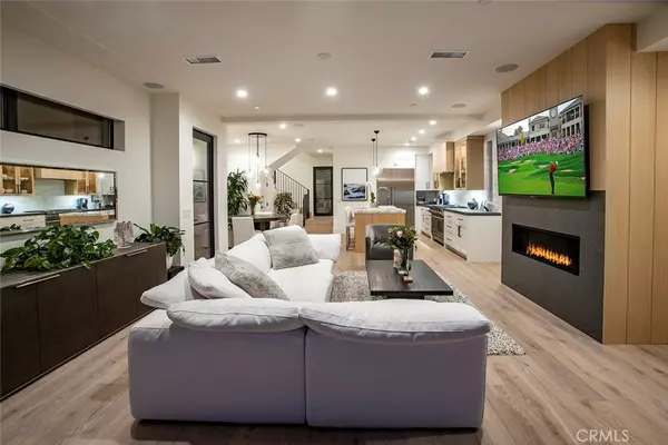 Corona Del Mar, CA 92625,719 Orchid