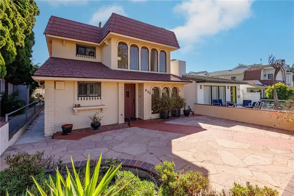 Corona Del Mar, CA 92625,608 Marguerite AVE