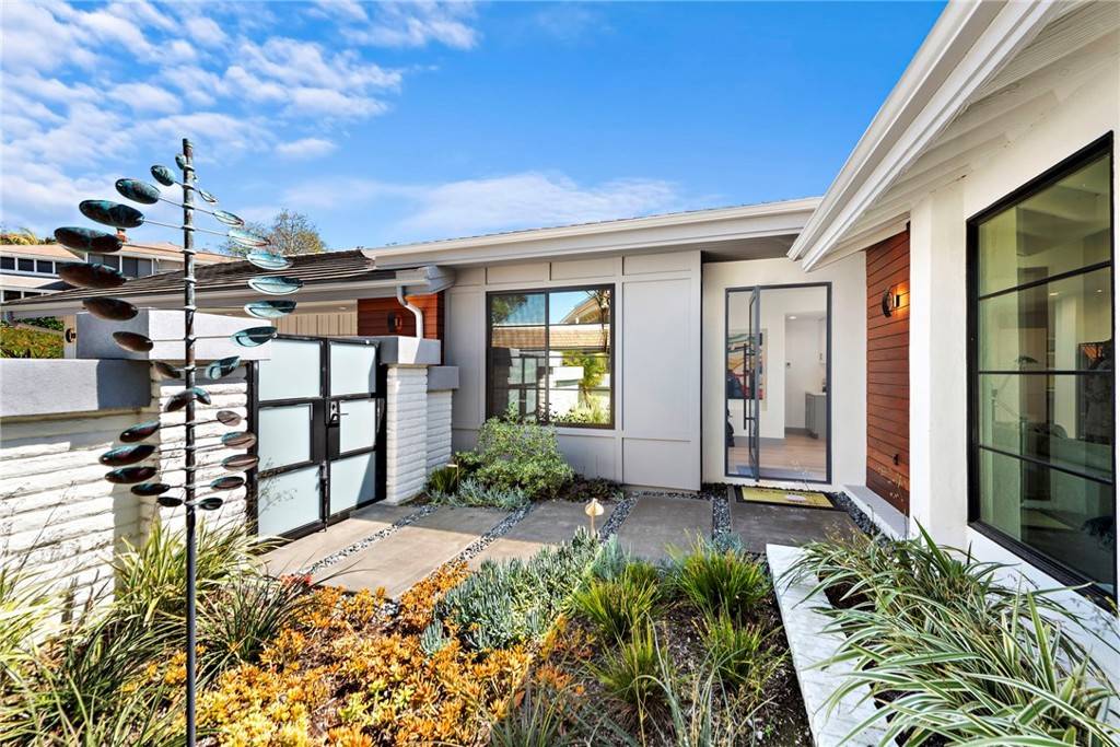 17 Monaco, Newport Beach, CA 92660