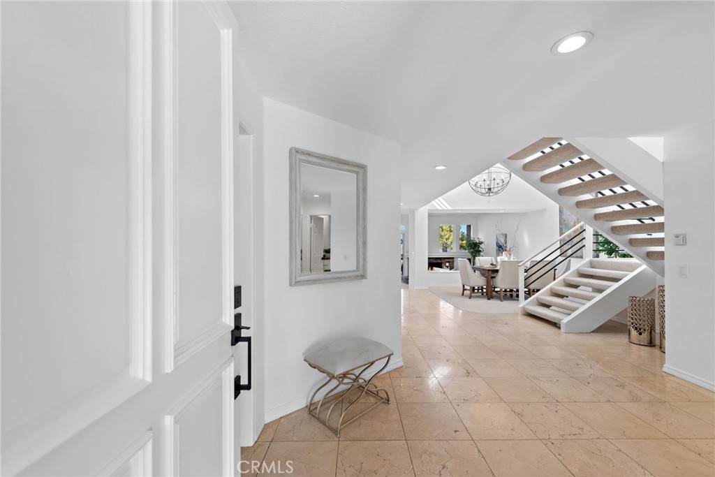 Newport Beach, CA 92660,14 Lucerne