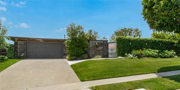 3007 Harbor View DR, Corona Del Mar, CA 92625