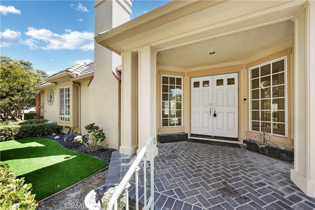 Huntington Beach, CA 92648,19431 Ironwood LN