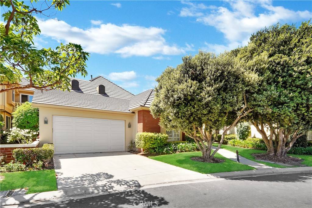 Huntington Beach, CA 92648,19431 Ironwood LN