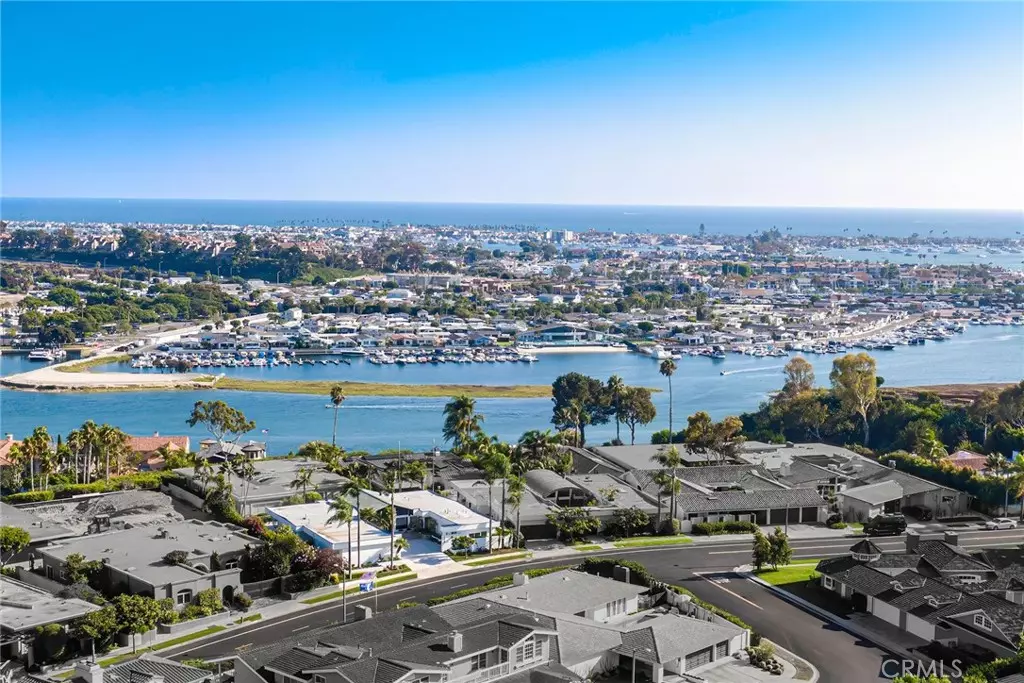Newport Beach, CA 92660,1032 Santiago DR