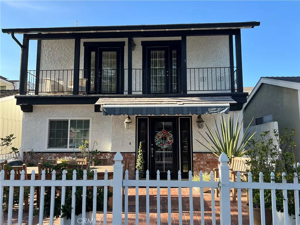 Corona Del Mar, CA 92625,505 & 505 .5 Acacia AVE