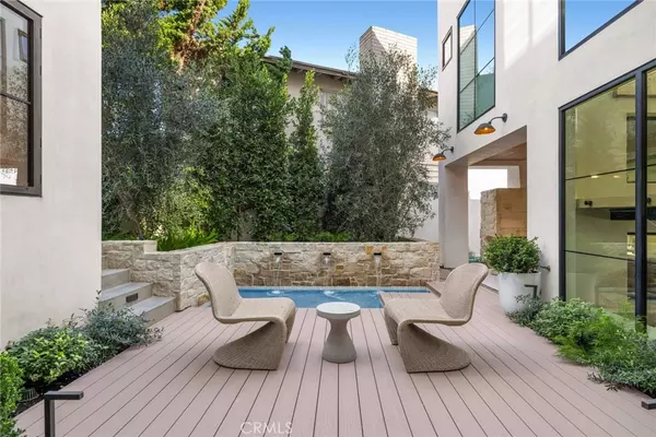 Newport Beach, CA 92663,302 Kings RD