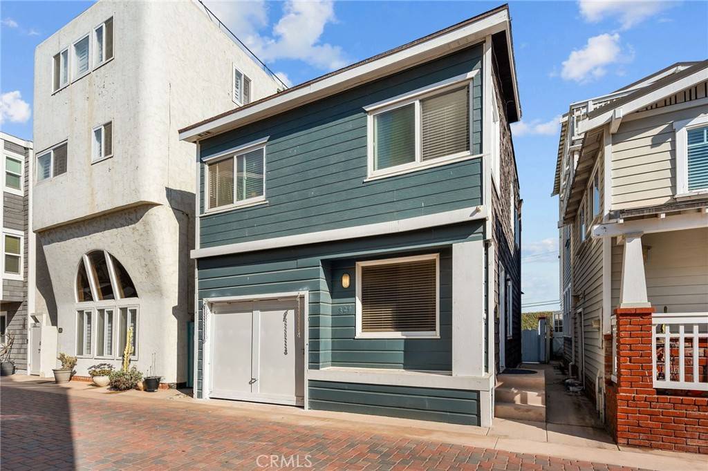 Surfside, CA 90743,24 B Surfside Avenue
