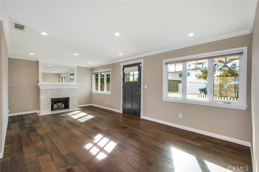 Costa Mesa, CA 92627,190 Costa Mesa ST
